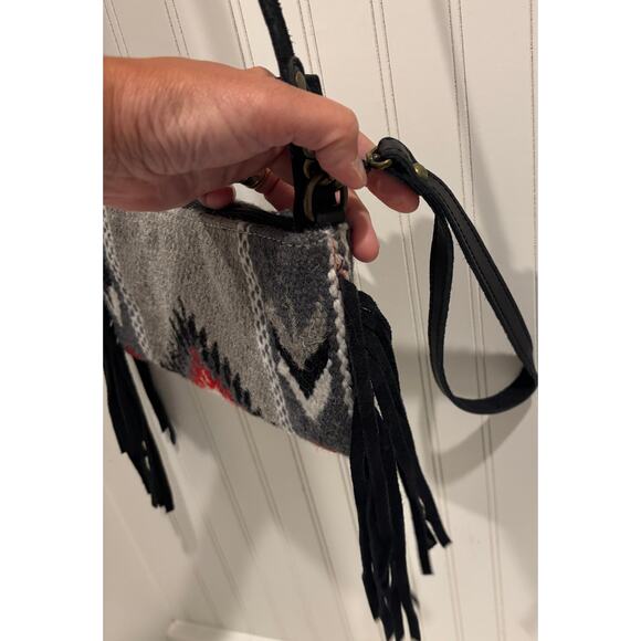 Rafter T Ranch Crossbody Wristlet Bag Cross Body Purse Fringe EUC - Picture 3 of 4